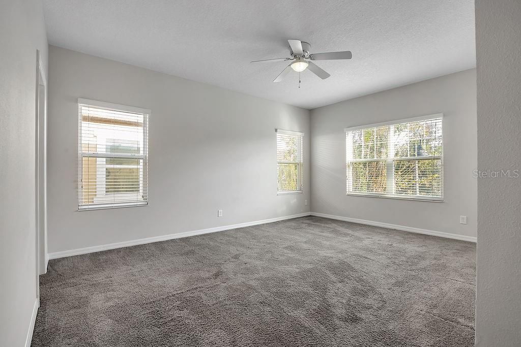 Active With Contract: $2,600 (3 beds, 2 baths, 1881 Square Feet)