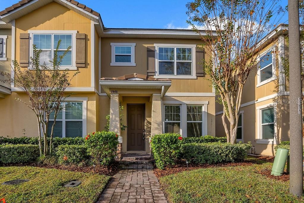 Active With Contract: $2,600 (3 beds, 2 baths, 1881 Square Feet)