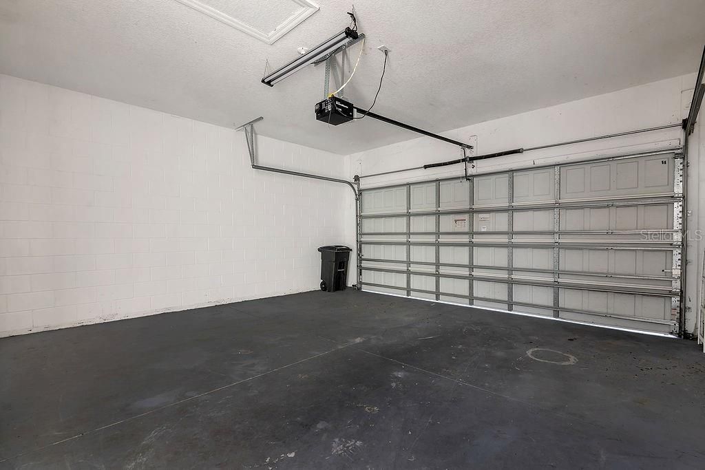 Active With Contract: $2,600 (3 beds, 2 baths, 1881 Square Feet)