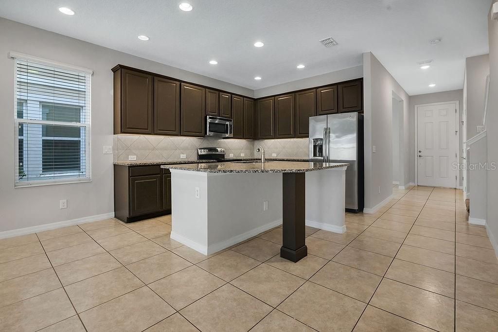Active With Contract: $2,600 (3 beds, 2 baths, 1881 Square Feet)