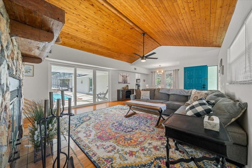 For Sale: $365,000 (3 beds, 2 baths, 2028 Square Feet)