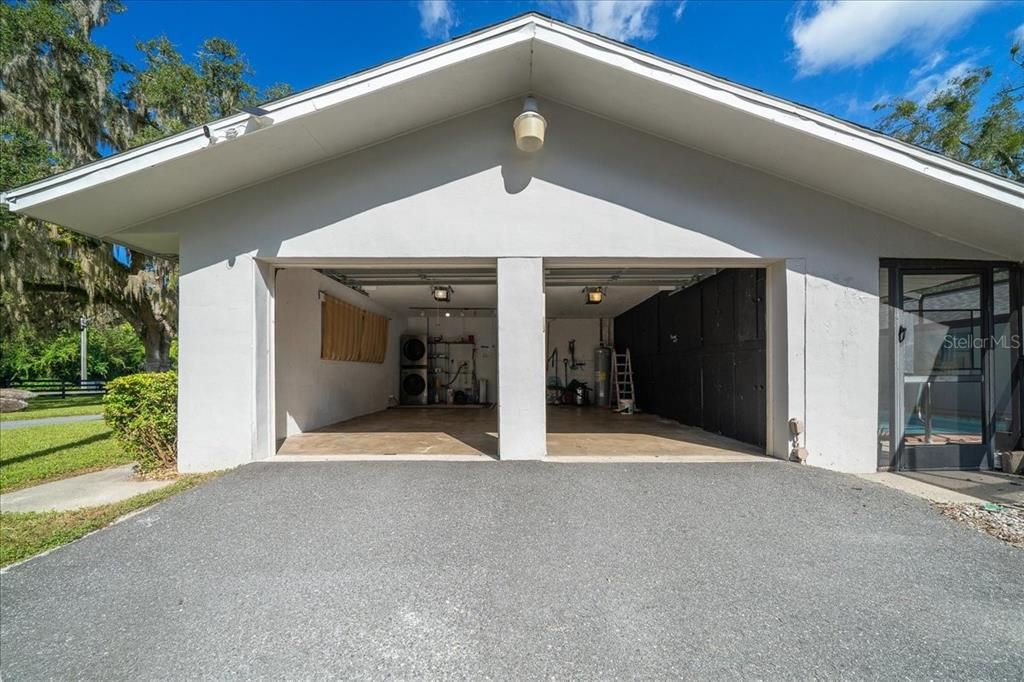 For Sale: $365,000 (3 beds, 2 baths, 2028 Square Feet)