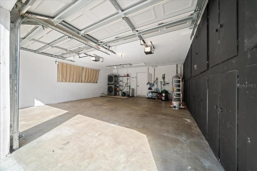 For Sale: $365,000 (3 beds, 2 baths, 2028 Square Feet)