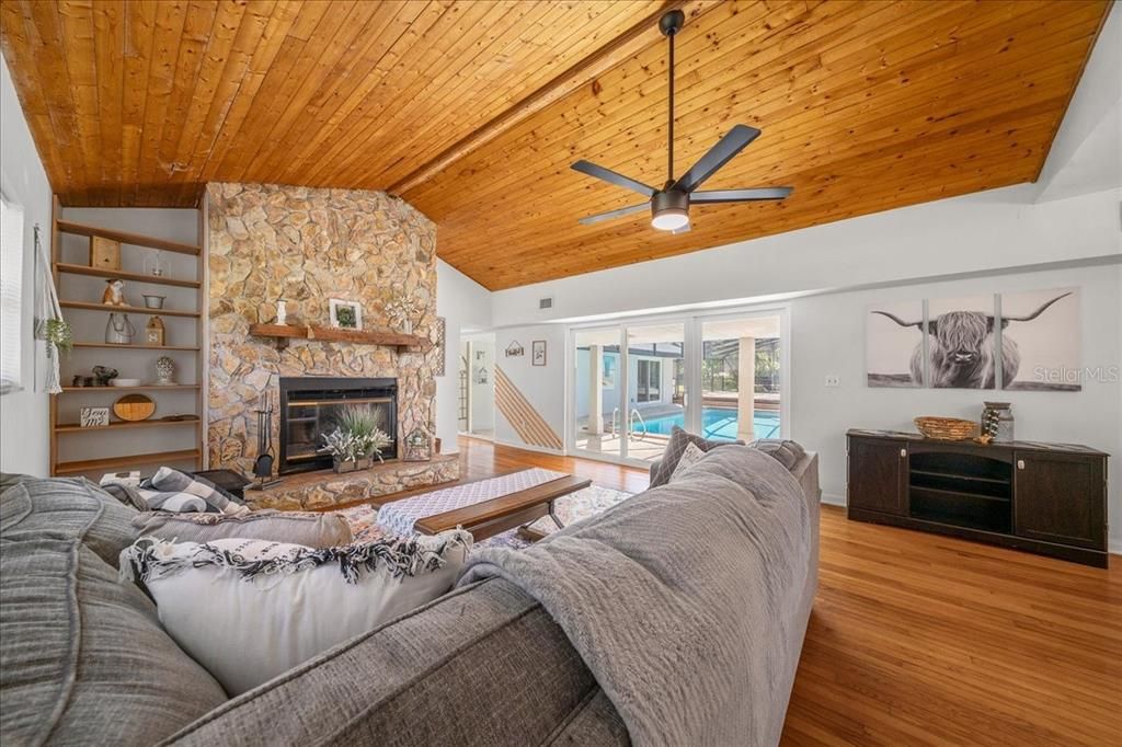 For Sale: $365,000 (3 beds, 2 baths, 2028 Square Feet)