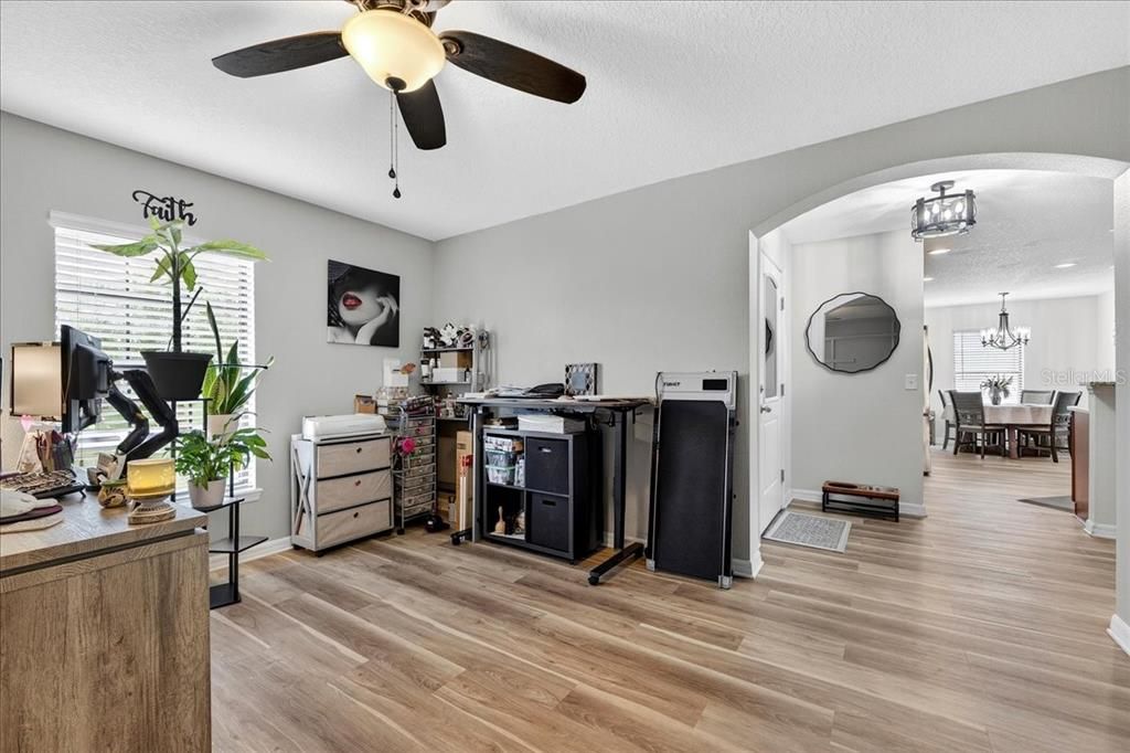 For Sale: $317,000 (3 beds, 2 baths, 1542 Square Feet)