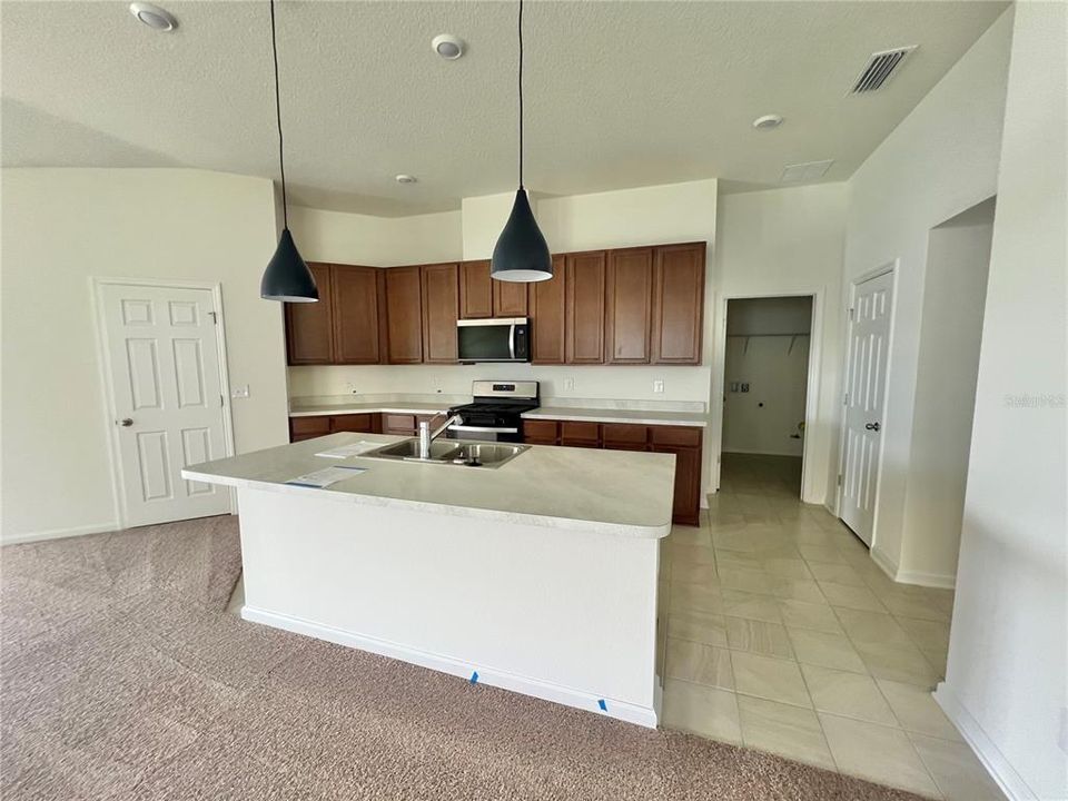 For Sale: $334,990 (3 beds, 2 baths, 1618 Square Feet)