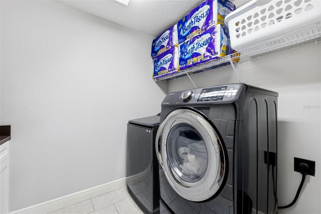 Activo con contrato: $3,500 (4 camas, 3 baños, 2293 Pies cuadrados)