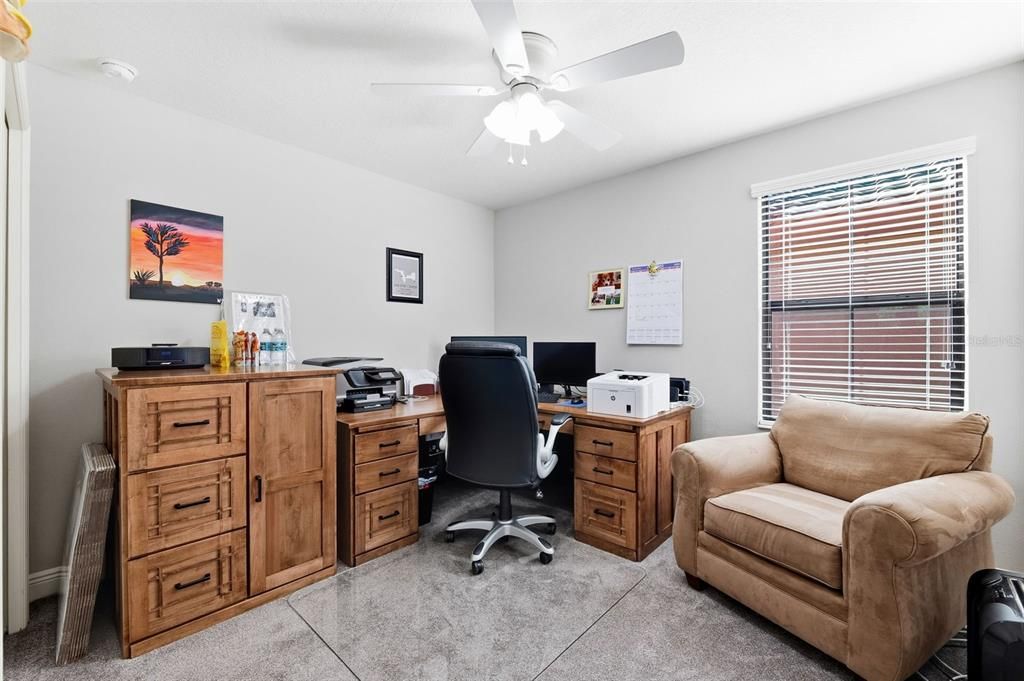 Activo con contrato: $3,500 (4 camas, 3 baños, 2293 Pies cuadrados)