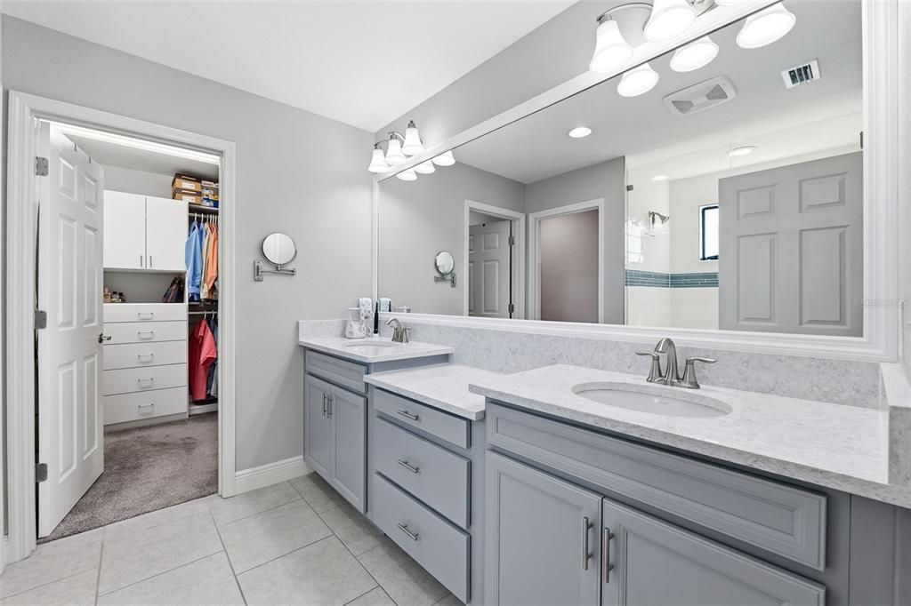 Activo con contrato: $3,500 (4 camas, 3 baños, 2293 Pies cuadrados)