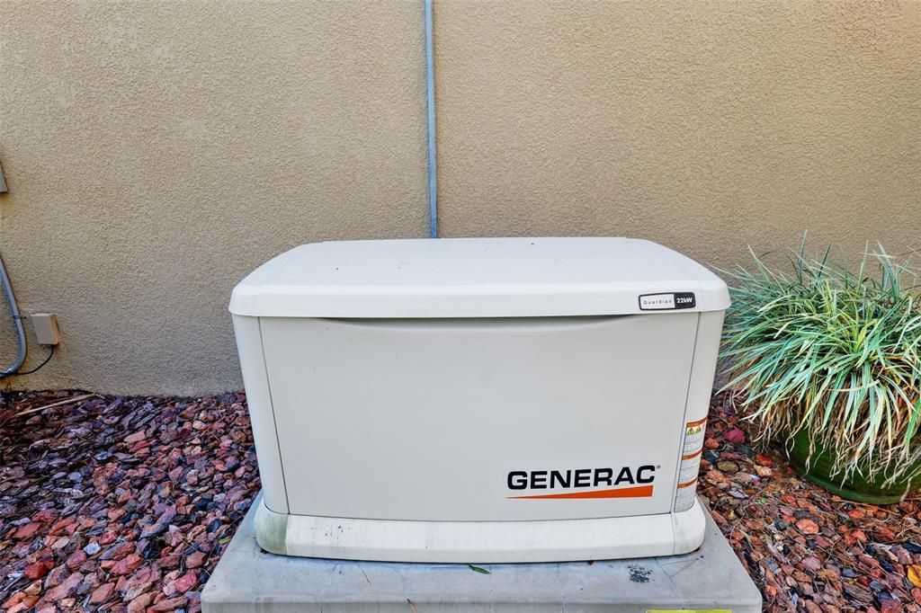 Activo con contrato: $3,500 (4 camas, 3 baños, 2293 Pies cuadrados)