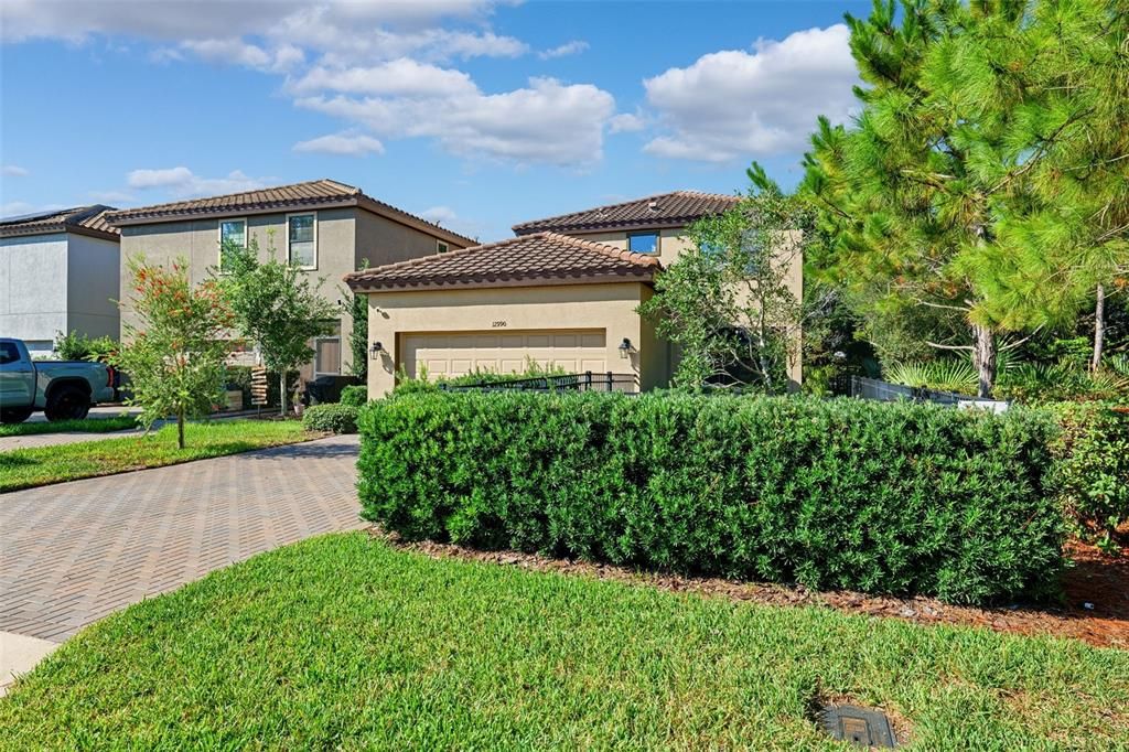 Activo con contrato: $3,500 (4 camas, 3 baños, 2293 Pies cuadrados)