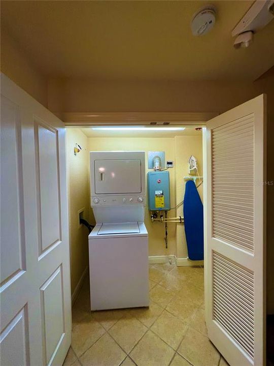 На продажу: $298,000 (3 спален, 3 ванн, 2124 Квадратных фут)