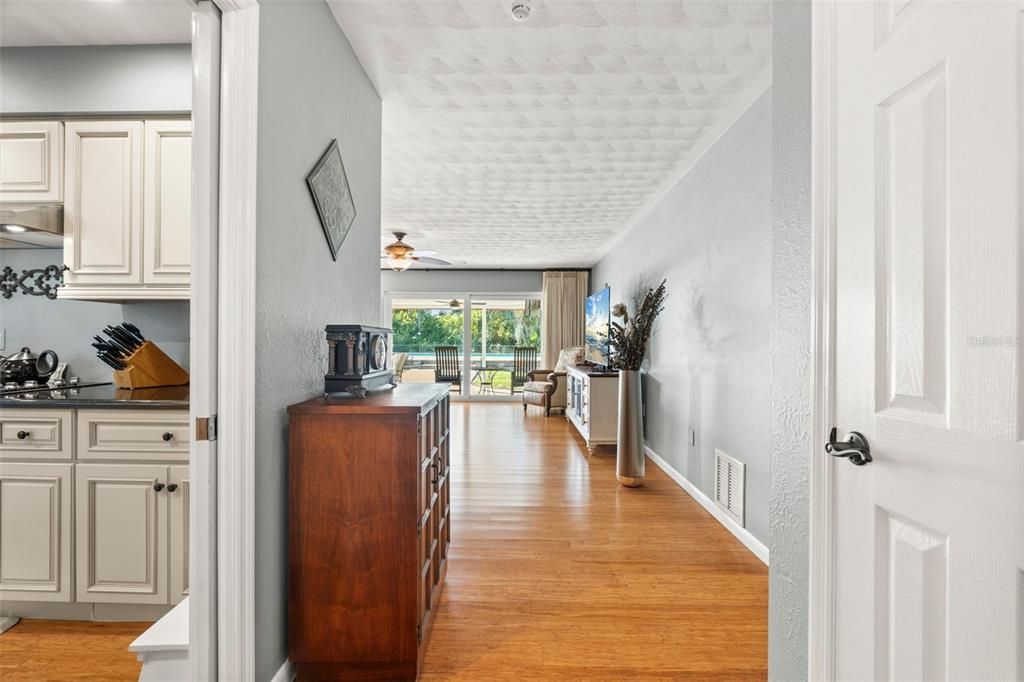 Activo con contrato: $450,000 (3 camas, 2 baños, 1555 Pies cuadrados)