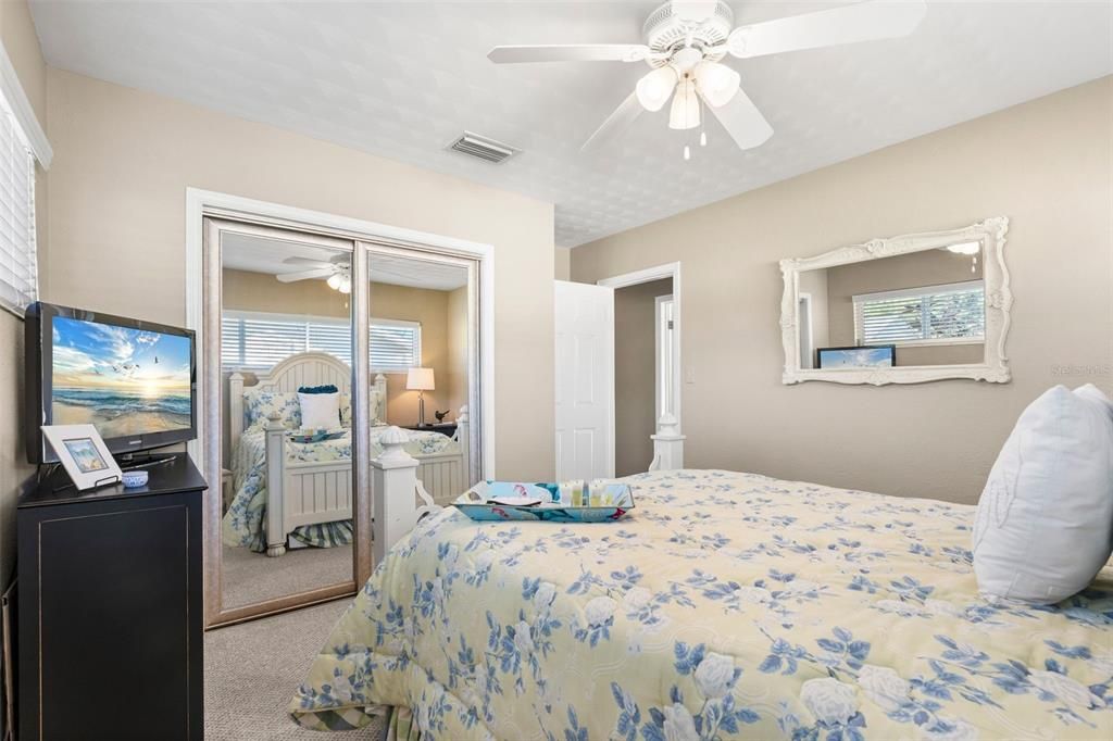 Activo con contrato: $450,000 (3 camas, 2 baños, 1555 Pies cuadrados)