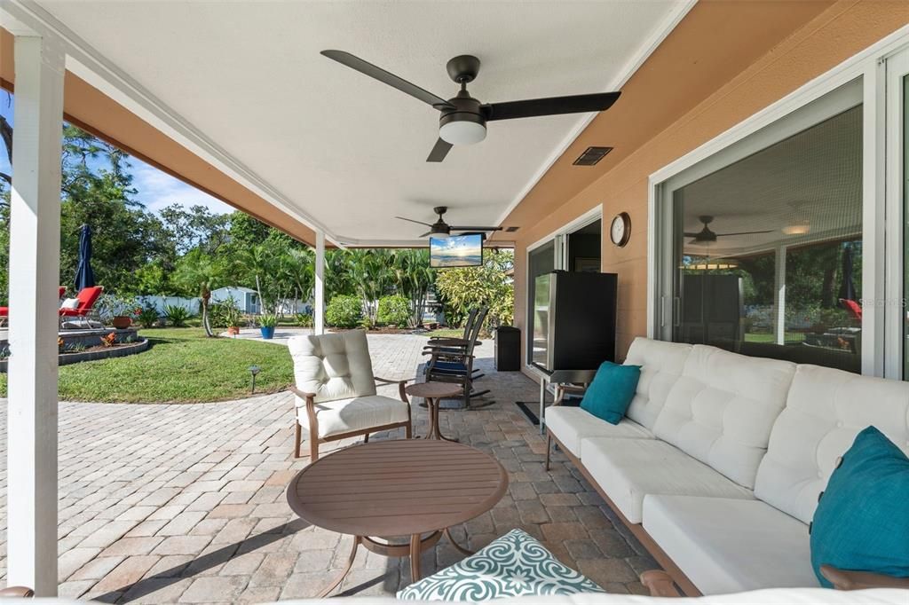 Activo con contrato: $450,000 (3 camas, 2 baños, 1555 Pies cuadrados)