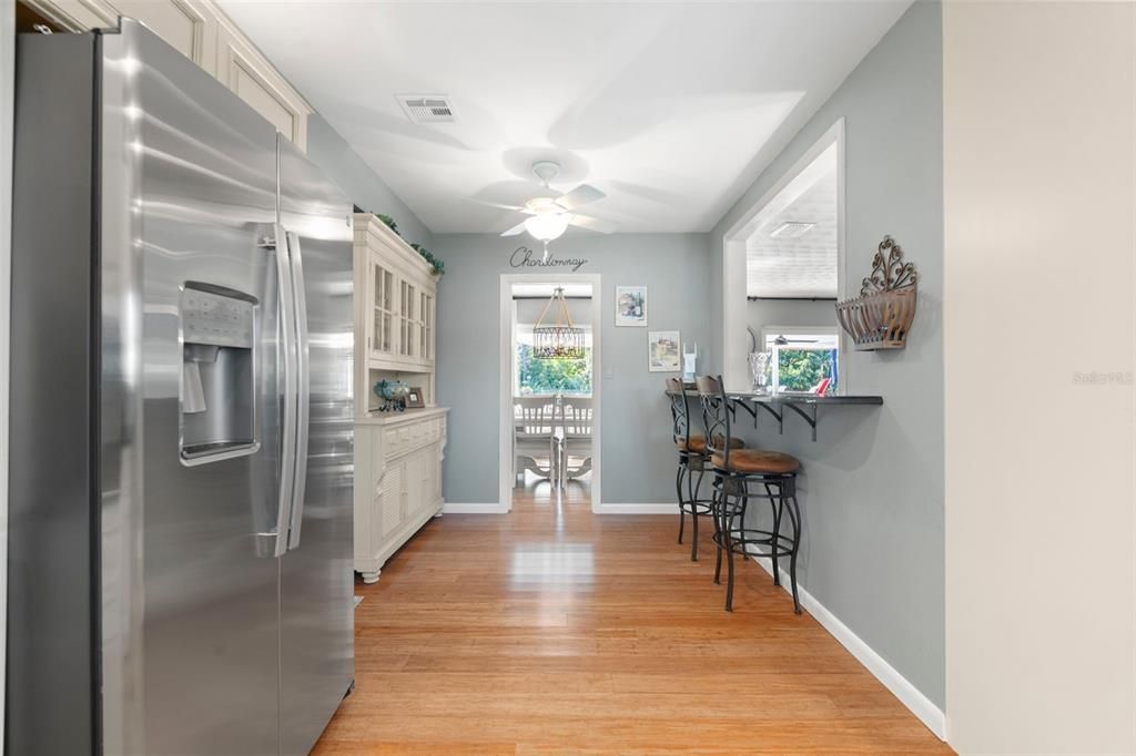 Activo con contrato: $450,000 (3 camas, 2 baños, 1555 Pies cuadrados)