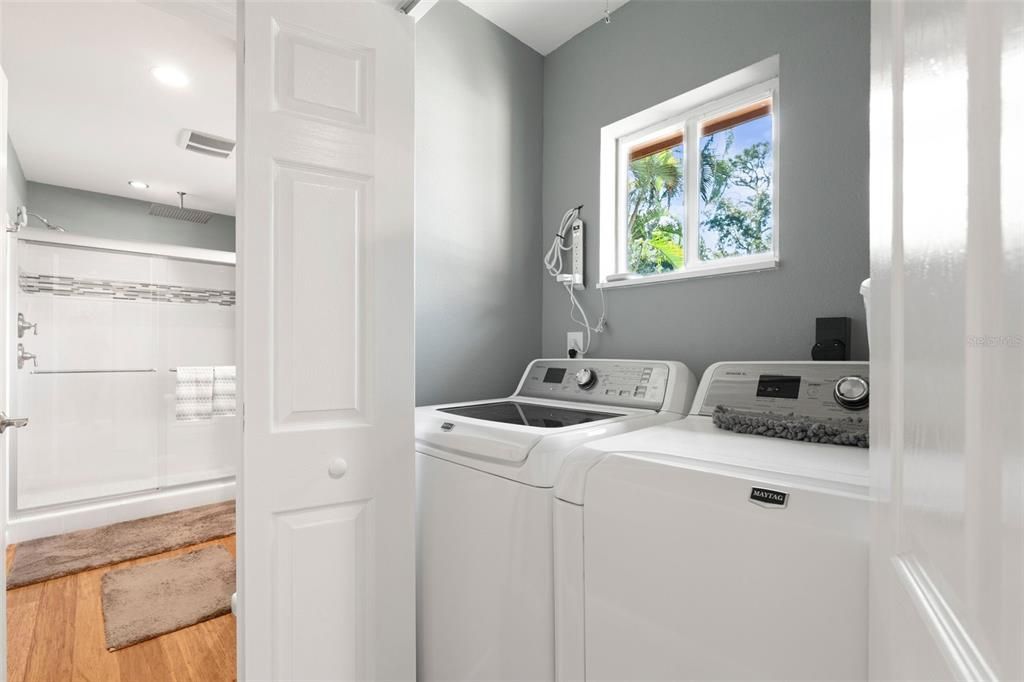 Activo con contrato: $450,000 (3 camas, 2 baños, 1555 Pies cuadrados)