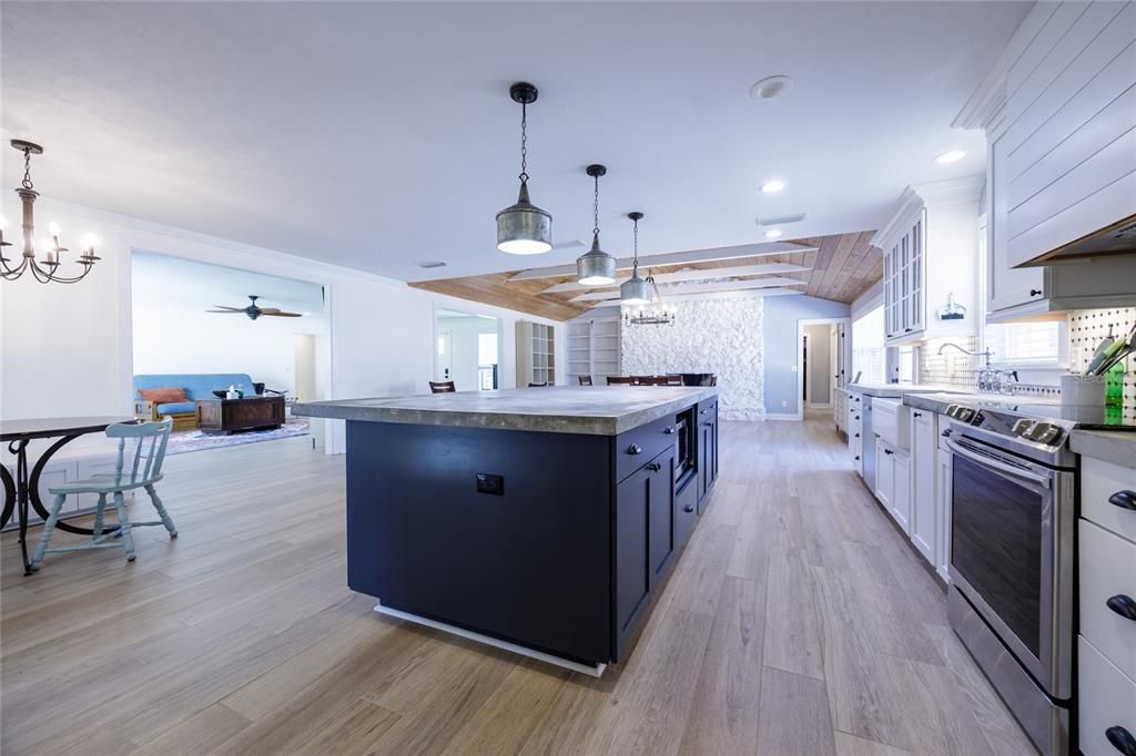 待售: $780,000 (5 贝兹, 3 浴室, 3426 平方英尺)