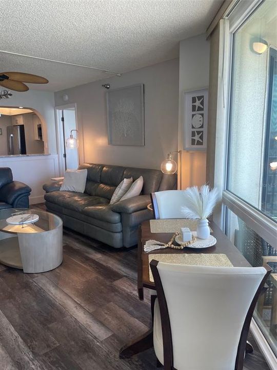 На продажу: $595,000 (2 спален, 2 ванн, 1150 Квадратных фут)