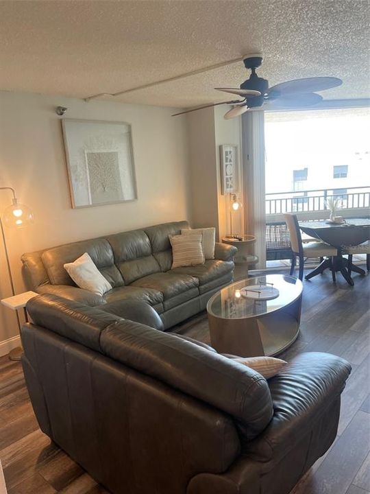 На продажу: $595,000 (2 спален, 2 ванн, 1150 Квадратных фут)