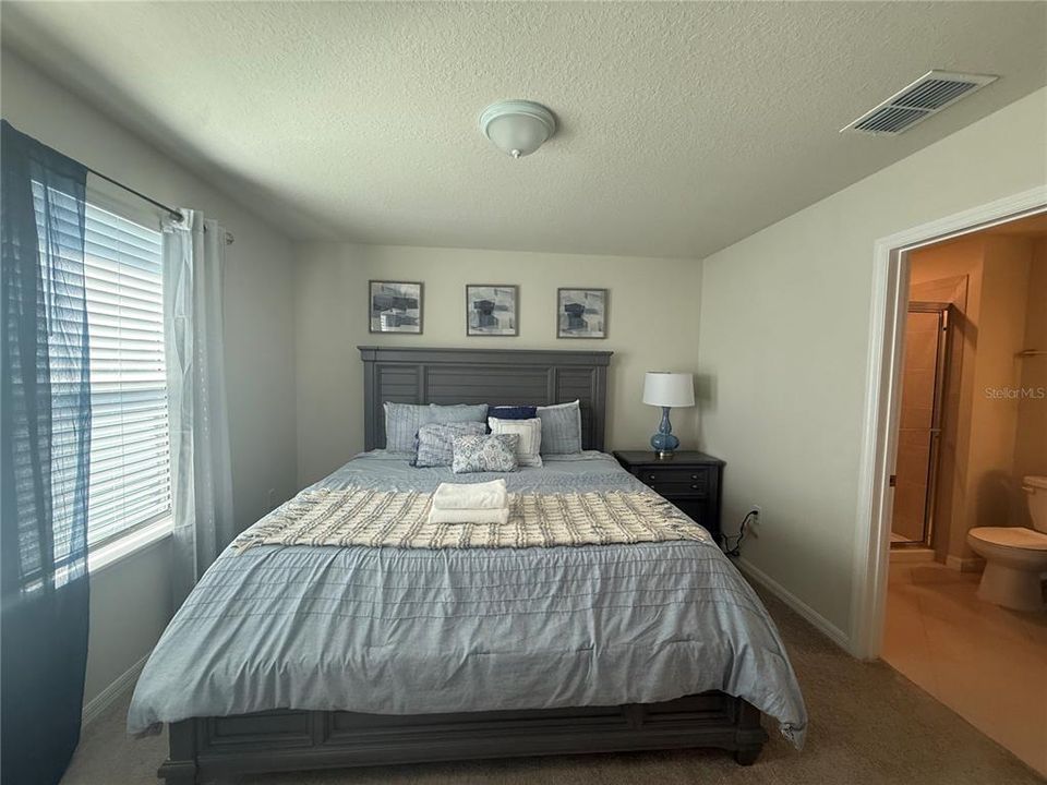 For Sale: $749,999 (5 beds, 4 baths, 2491 Square Feet)