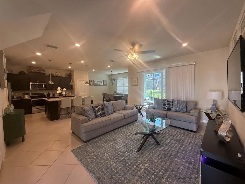 For Sale: $749,999 (5 beds, 4 baths, 2491 Square Feet)