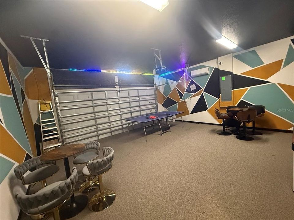 For Sale: $749,999 (5 beds, 4 baths, 2491 Square Feet)