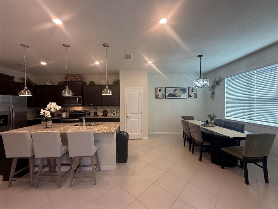 For Sale: $749,999 (5 beds, 4 baths, 2491 Square Feet)