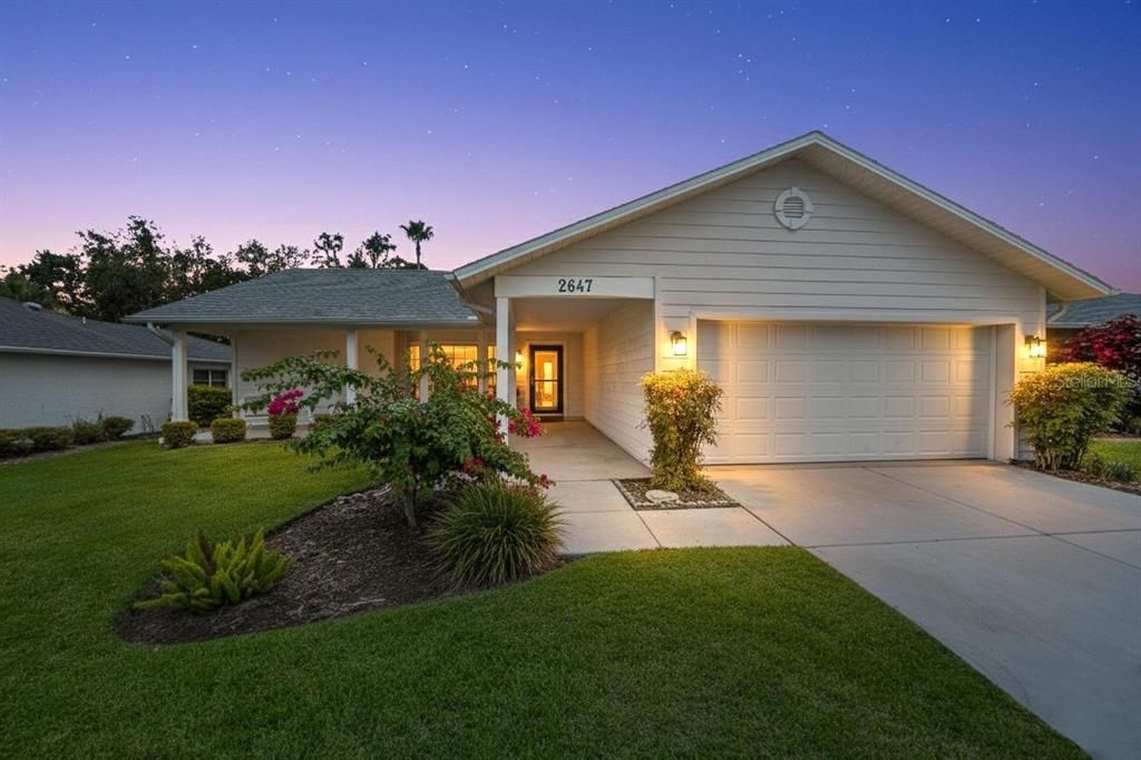 For Sale: $349,900 (2 beds, 2 baths, 2172 Square Feet)