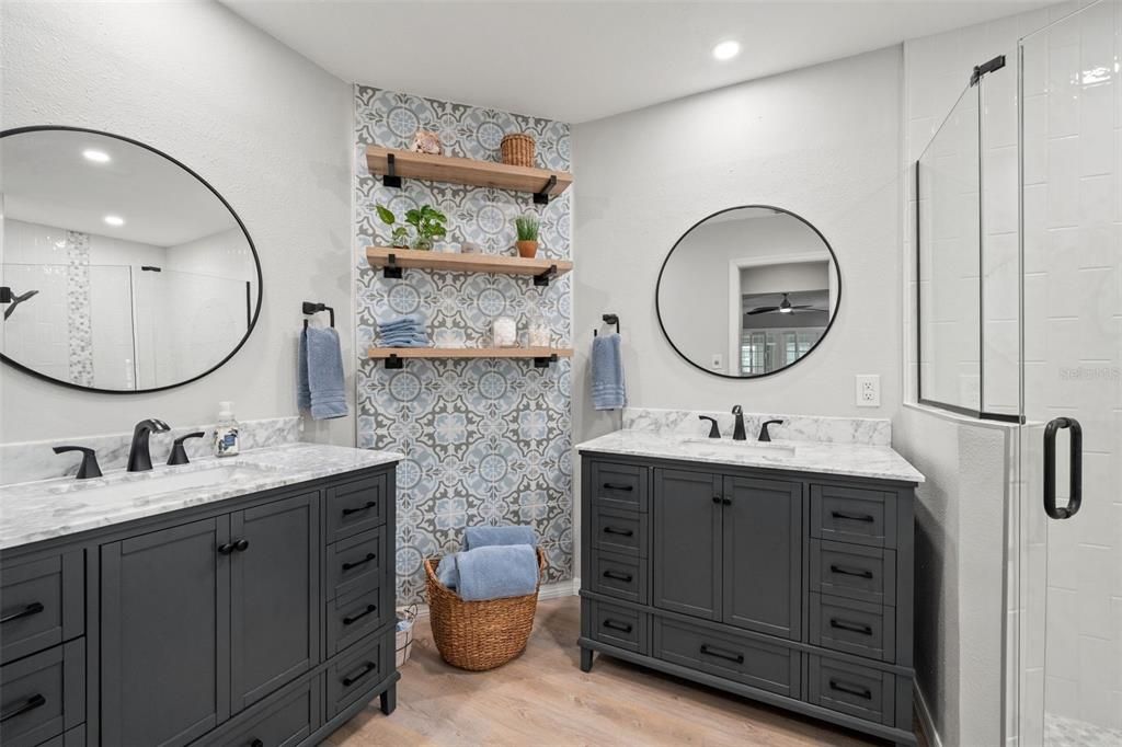 For Sale: $349,900 (2 beds, 2 baths, 2172 Square Feet)