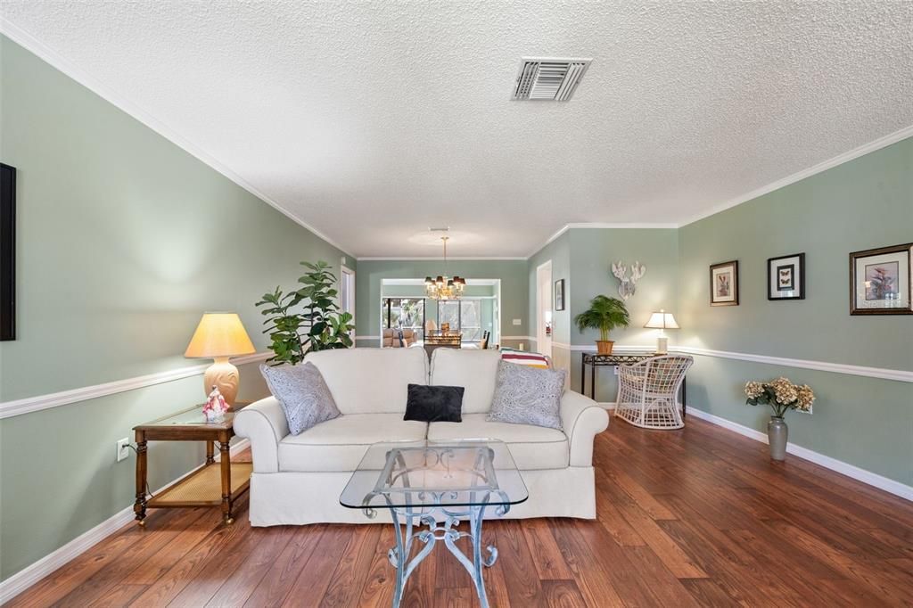 For Sale: $349,900 (2 beds, 2 baths, 2172 Square Feet)