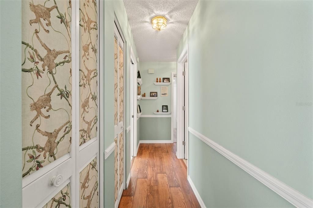 For Sale: $349,900 (2 beds, 2 baths, 2172 Square Feet)