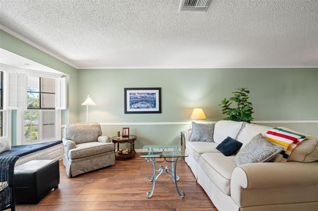 For Sale: $349,900 (2 beds, 2 baths, 2172 Square Feet)