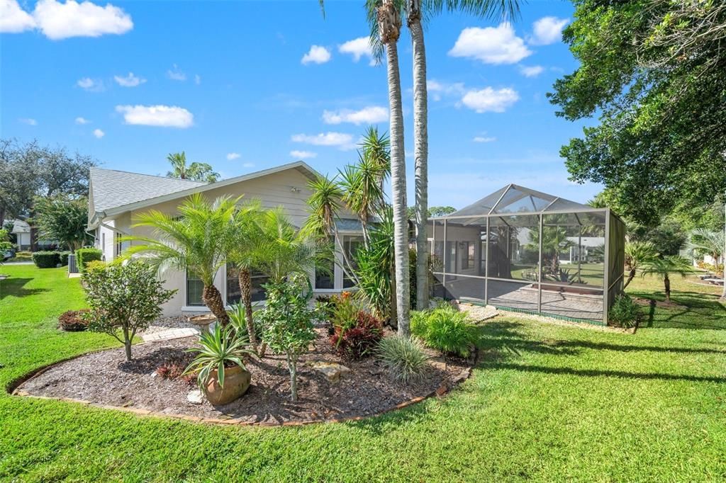 For Sale: $349,900 (2 beds, 2 baths, 2172 Square Feet)