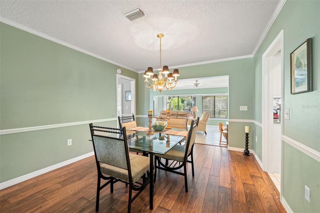 For Sale: $349,900 (2 beds, 2 baths, 2172 Square Feet)