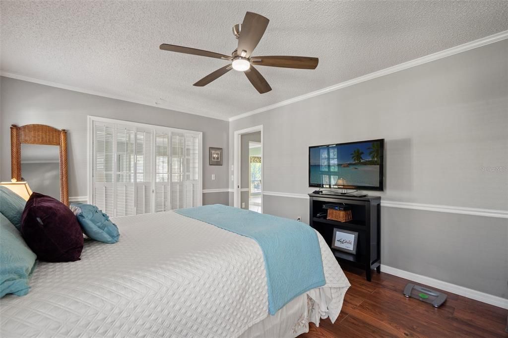 For Sale: $349,900 (2 beds, 2 baths, 2172 Square Feet)