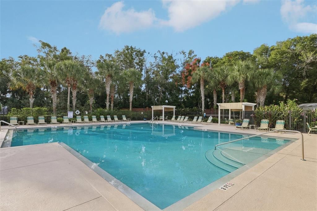 Activo con contrato: $347,500 (3 camas, 2 baños, 1914 Pies cuadrados)