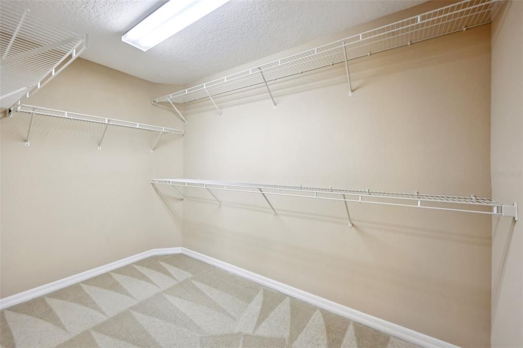 Activo con contrato: $347,500 (3 camas, 2 baños, 1914 Pies cuadrados)