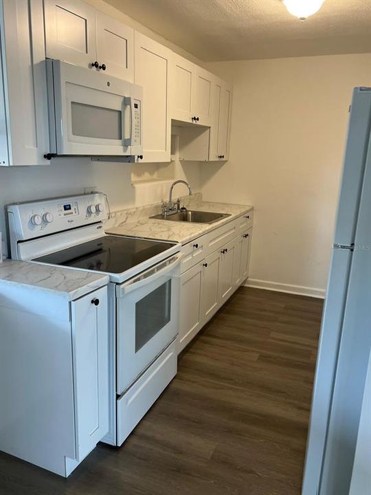 For Sale: $260,000 (3 beds, 2 baths, 1503 Square Feet)