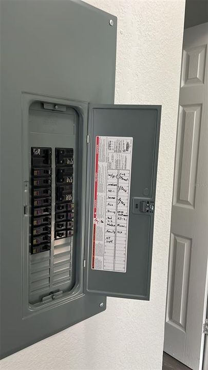 For Sale: $260,000 (3 beds, 2 baths, 1503 Square Feet)