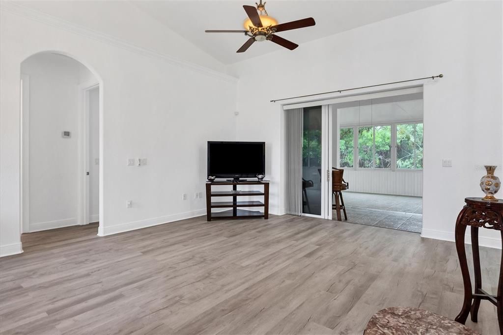 For Sale: $415,000 (3 beds, 2 baths, 1706 Square Feet)