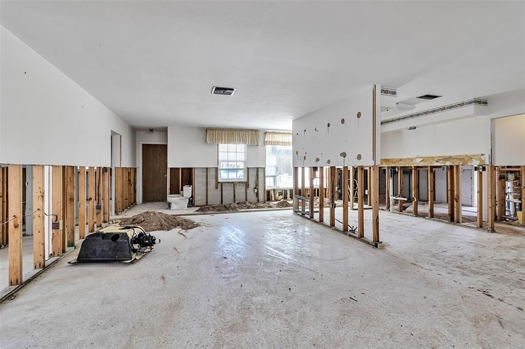 For Sale: $950,000 (3 beds, 2 baths, 1464 Square Feet)