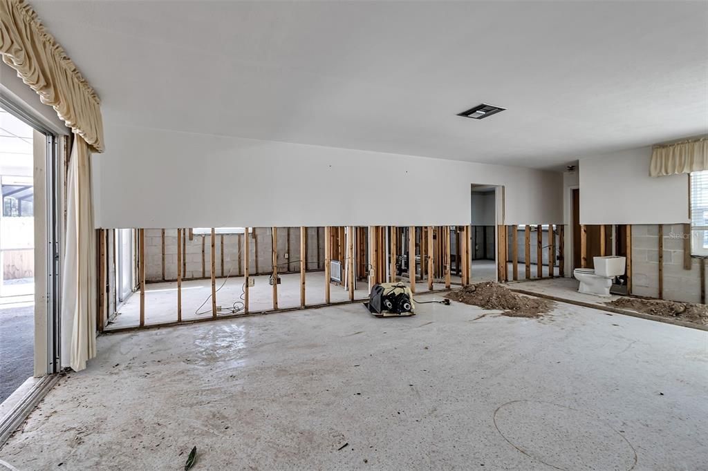 For Sale: $950,000 (3 beds, 2 baths, 1464 Square Feet)