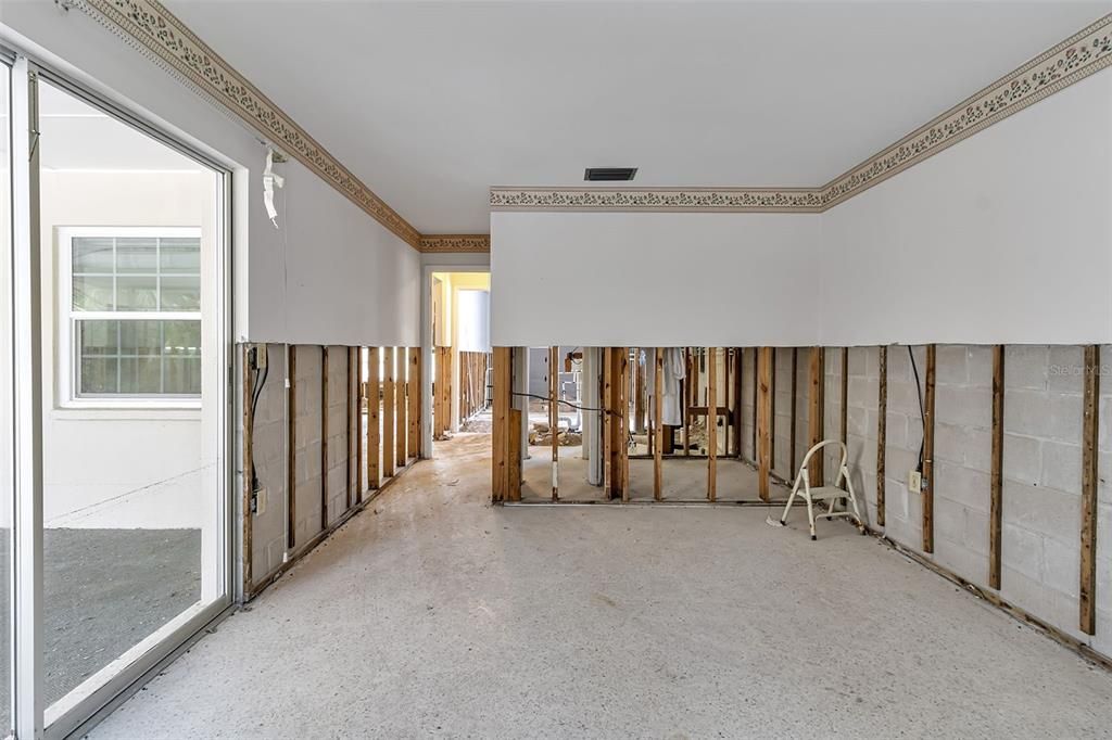 For Sale: $950,000 (3 beds, 2 baths, 1464 Square Feet)