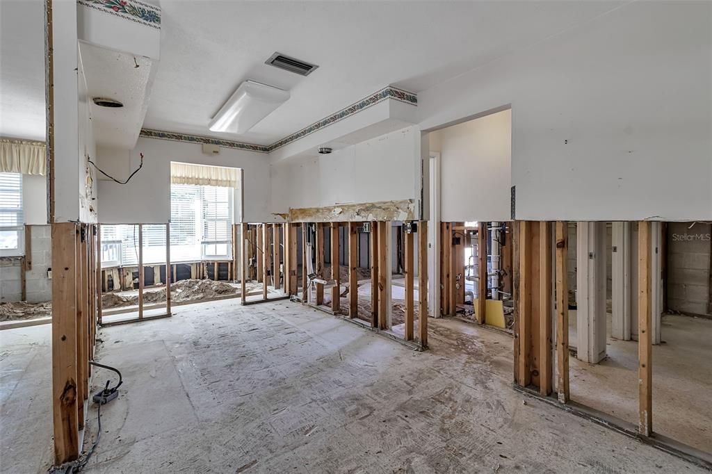 For Sale: $950,000 (3 beds, 2 baths, 1464 Square Feet)