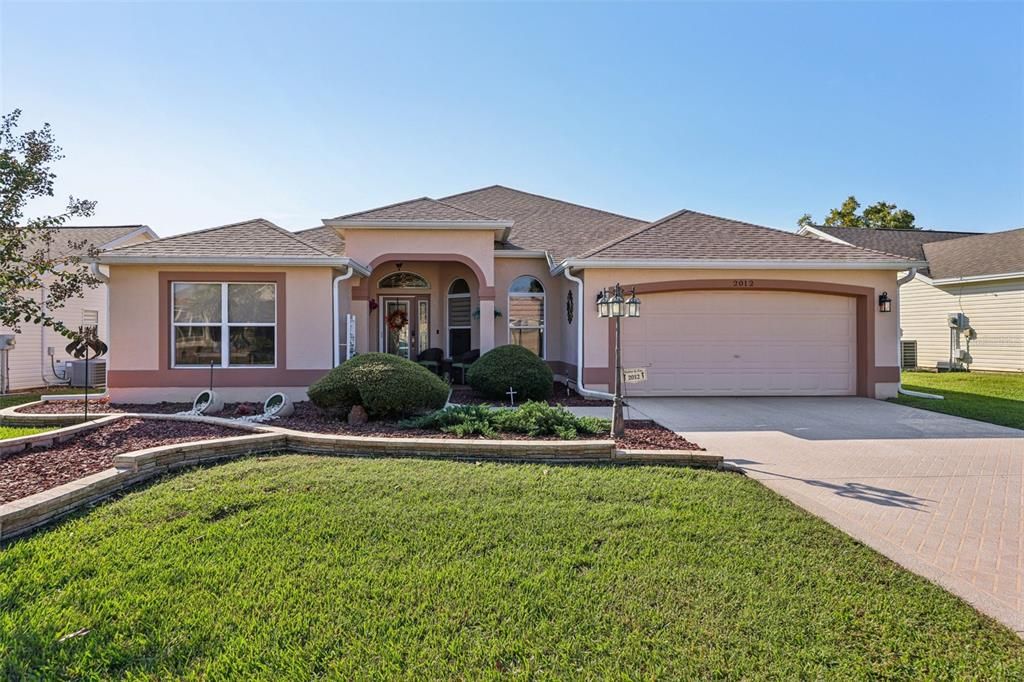 Recently Sold: $465,000 (3 beds, 2 baths, 1924 Square Feet)