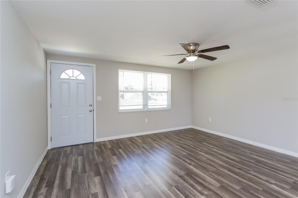 For Rent: $2,530 (4 beds, 2 baths, 1596 Square Feet)