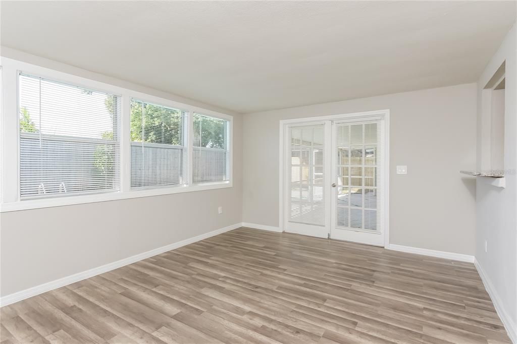 For Rent: $2,530 (4 beds, 2 baths, 1596 Square Feet)