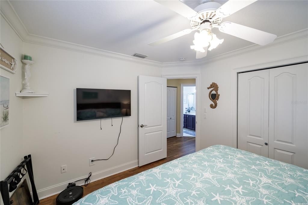 Под контрактом: $869,000 (4 спален, 3 ванн, 2731 Квадратных фут)