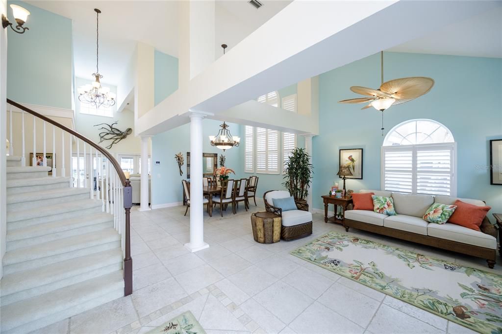 Под контрактом: $869,000 (4 спален, 3 ванн, 2731 Квадратных фут)